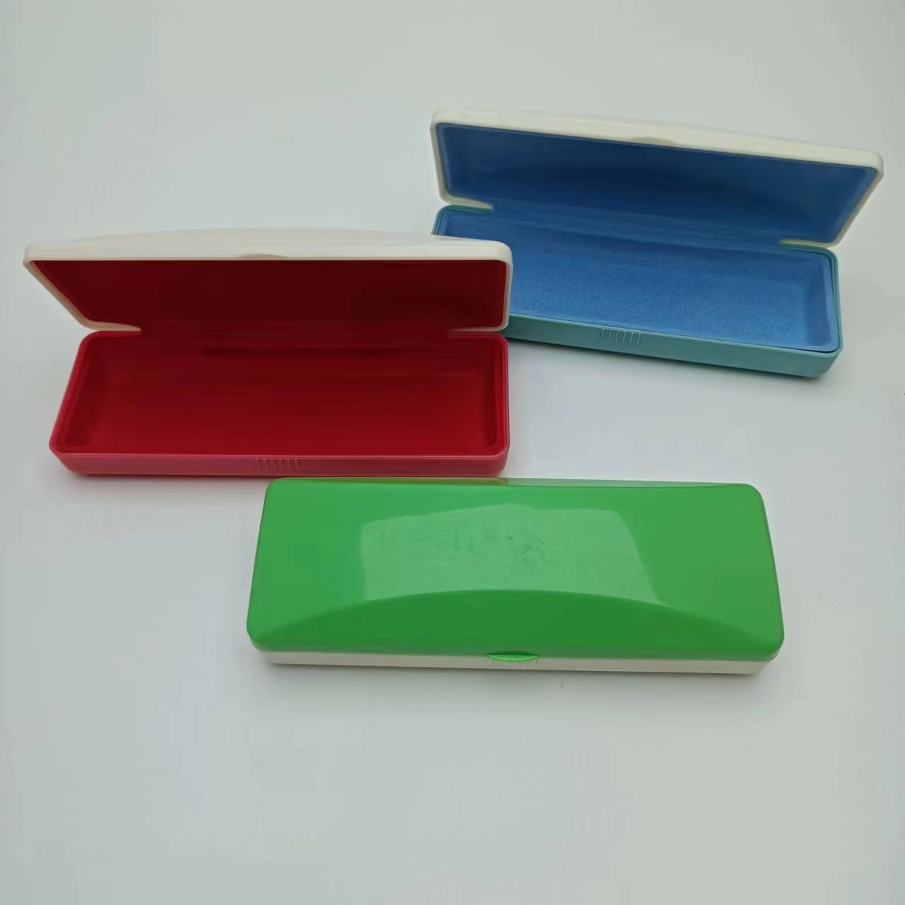 Plastic case （塑料盒）