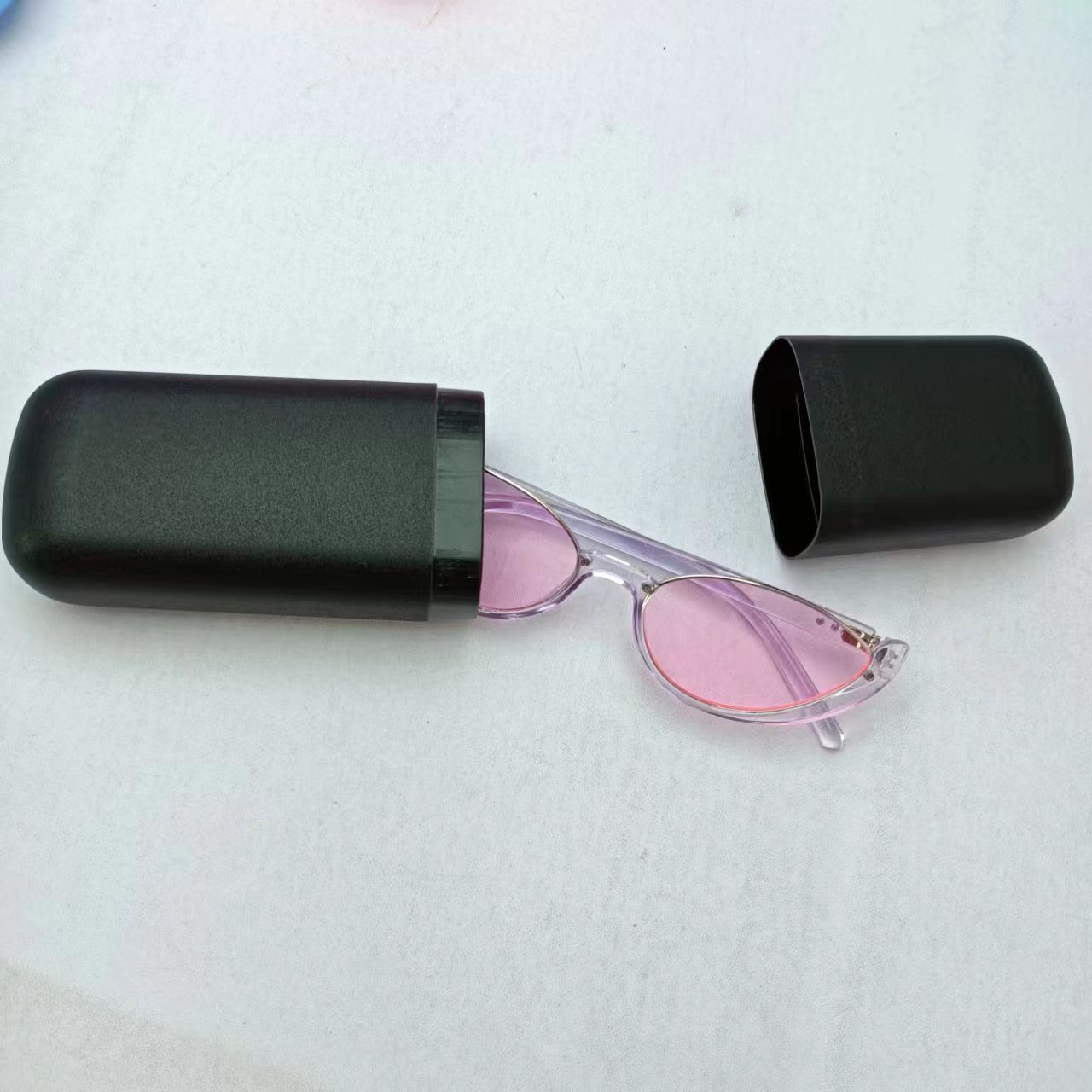 Plastic case（塑料盒）