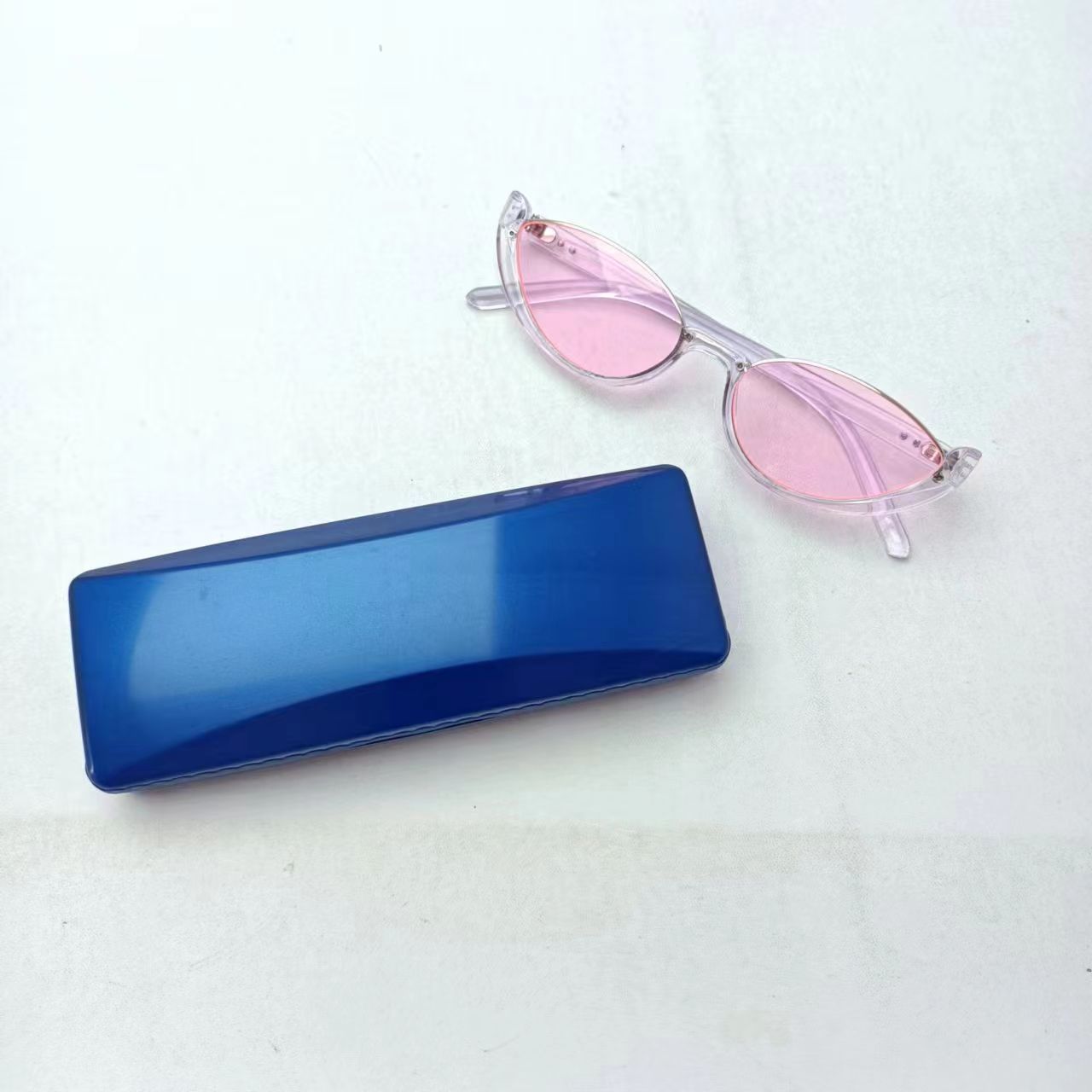 Plastic case（塑料盒）
