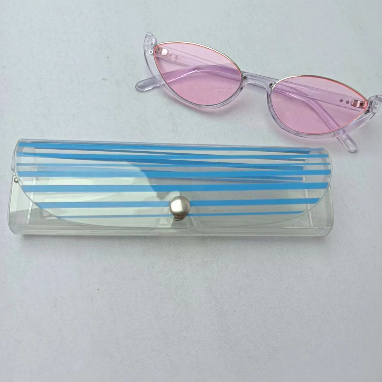 Plastic case（塑料盒）