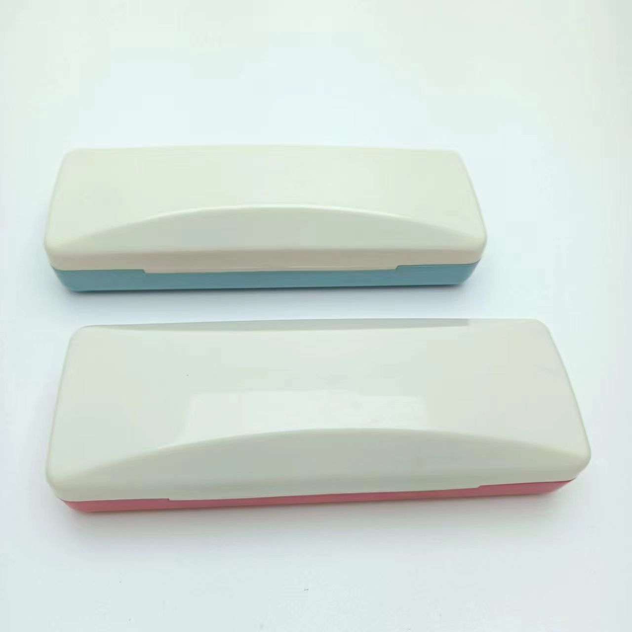 Plastic case （塑料盒）