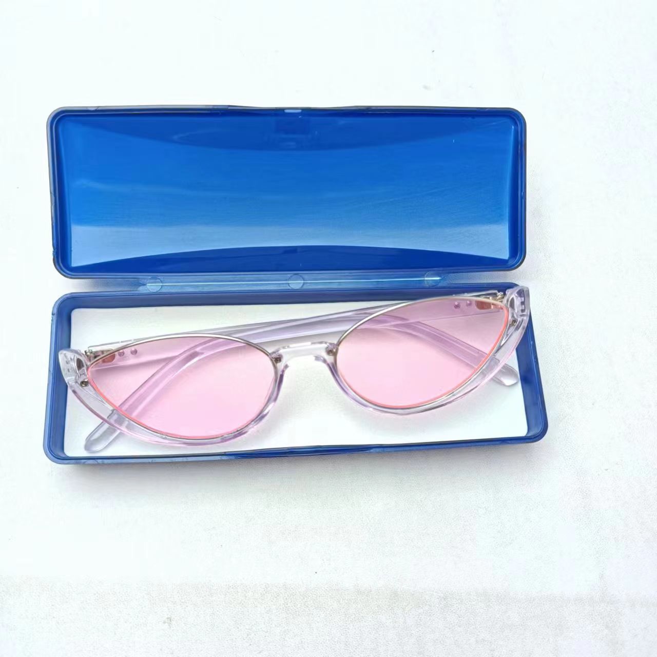 Plastic case（塑料盒）