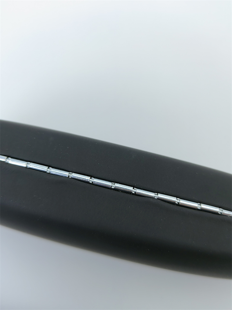 Iron Glasses  case