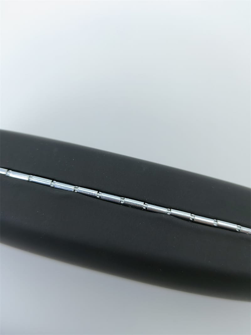 Iron Glasses  case
