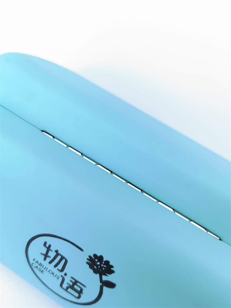 Iron Glasses  case