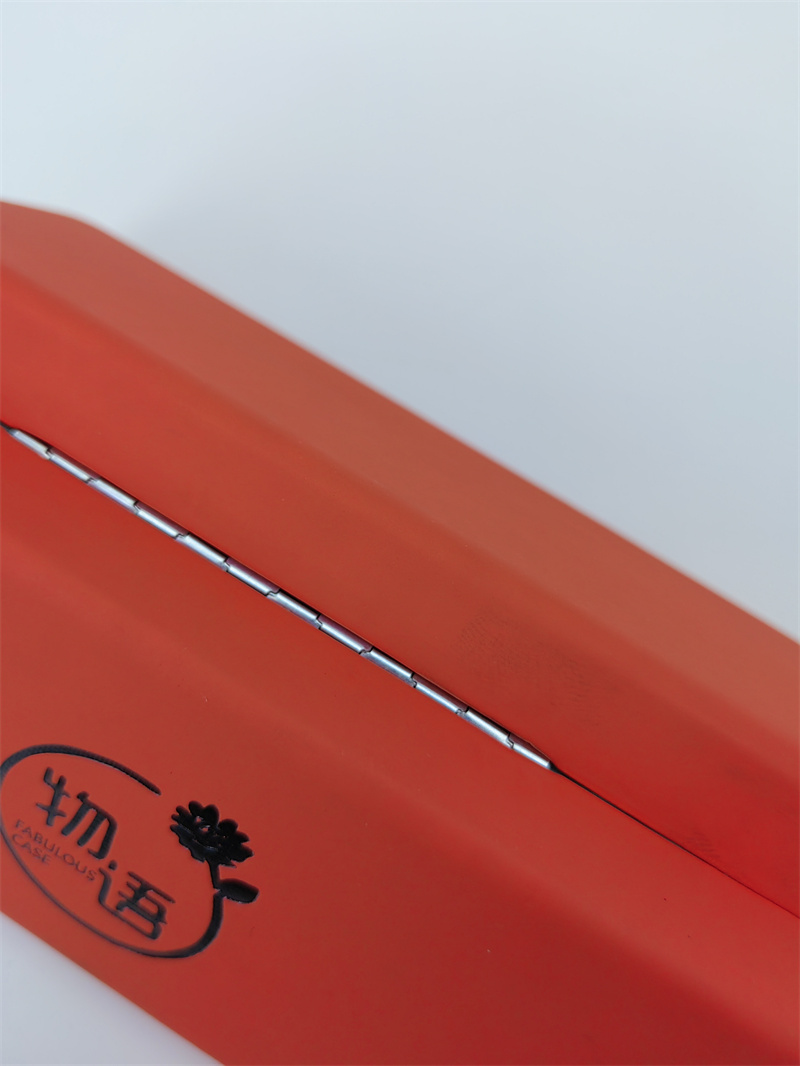 Iron Glasses  case