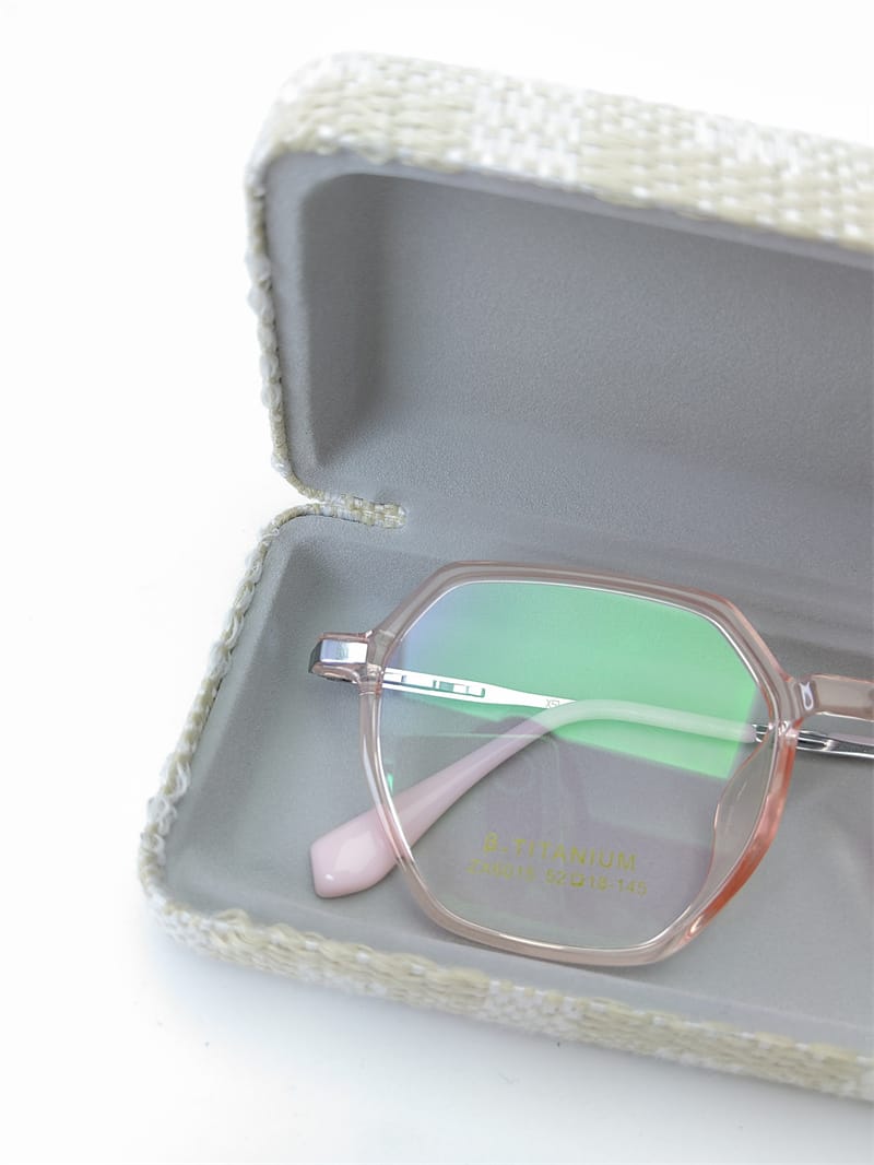 Iron Glasses  case