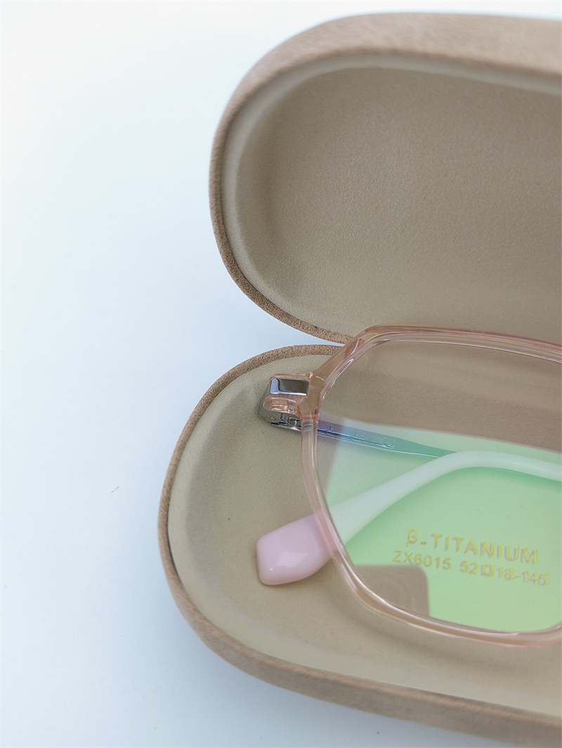 Iron Glasses  case