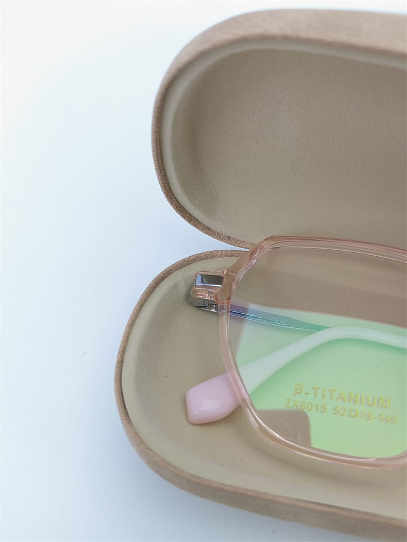 Iron Glasses  case