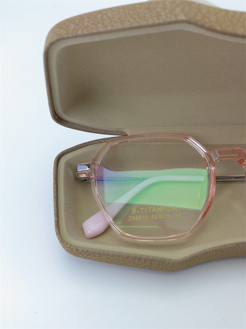 Iron Glasses  case