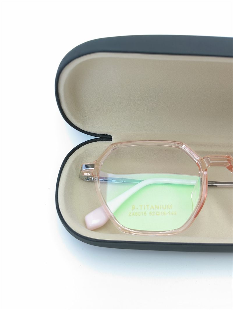 Iron Glasses  case