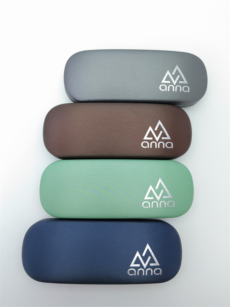 Iron Glasses  case