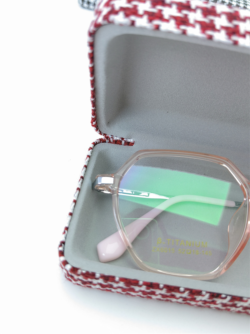 Iron Glasses  case