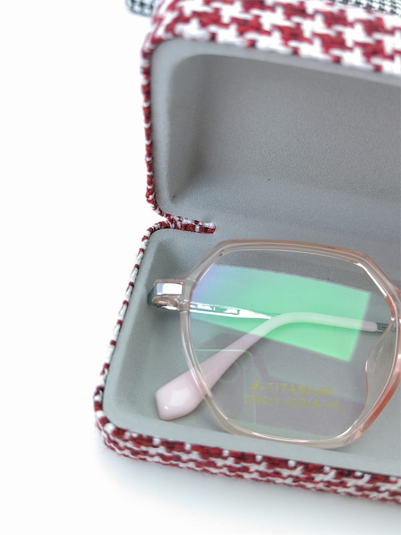 Iron Glasses  case