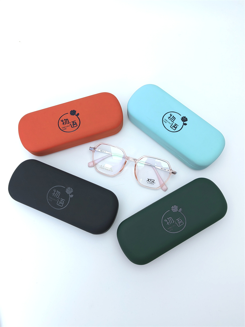 Iron Glasses  case