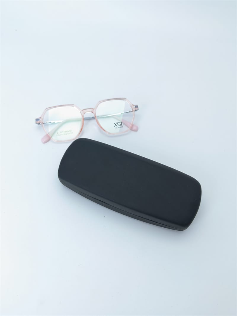 Iron Glasses  case