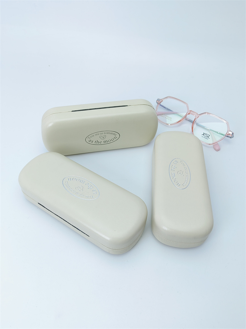 Iron Glasses  case