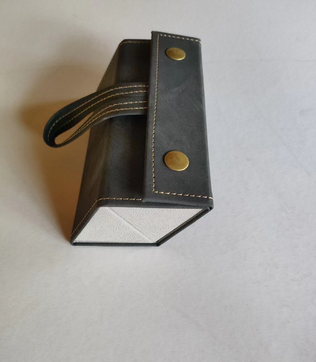 Glasses storage box