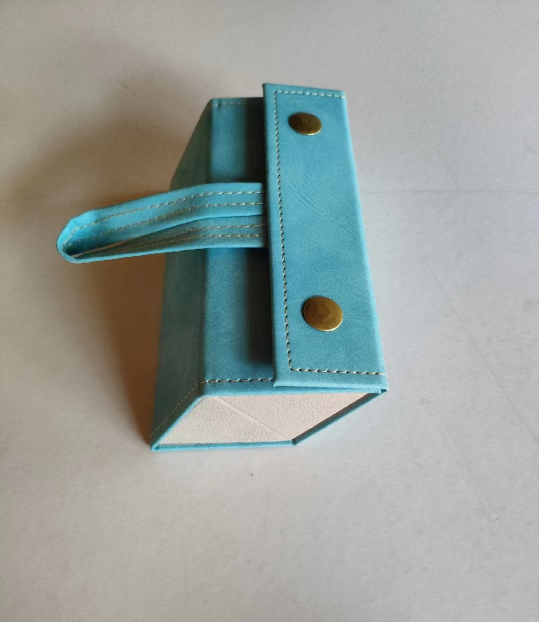 Glasses storage box
