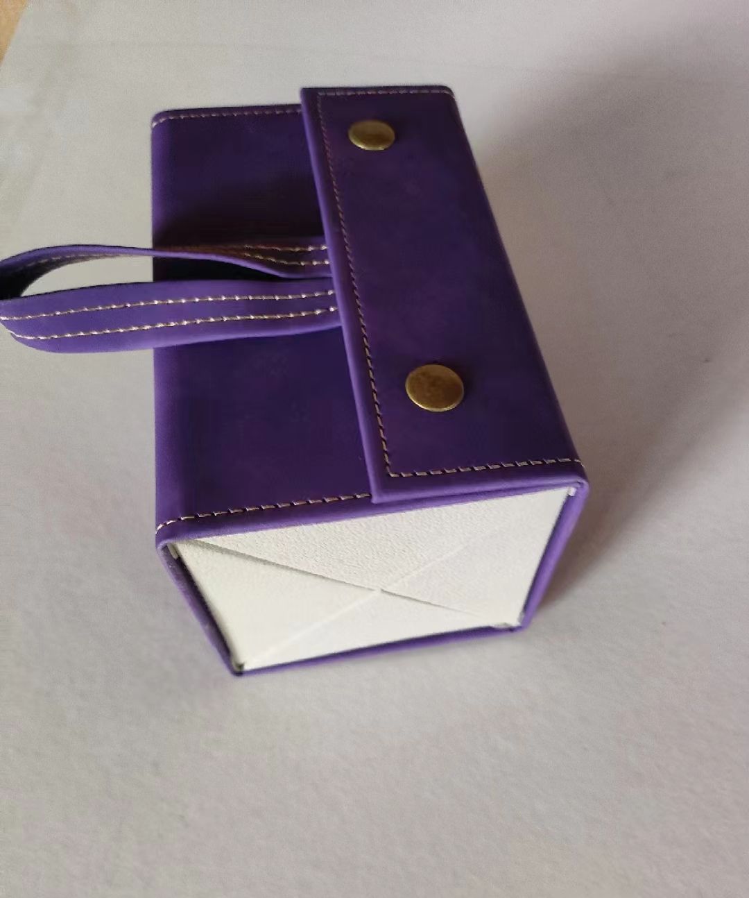 Glasses storage box