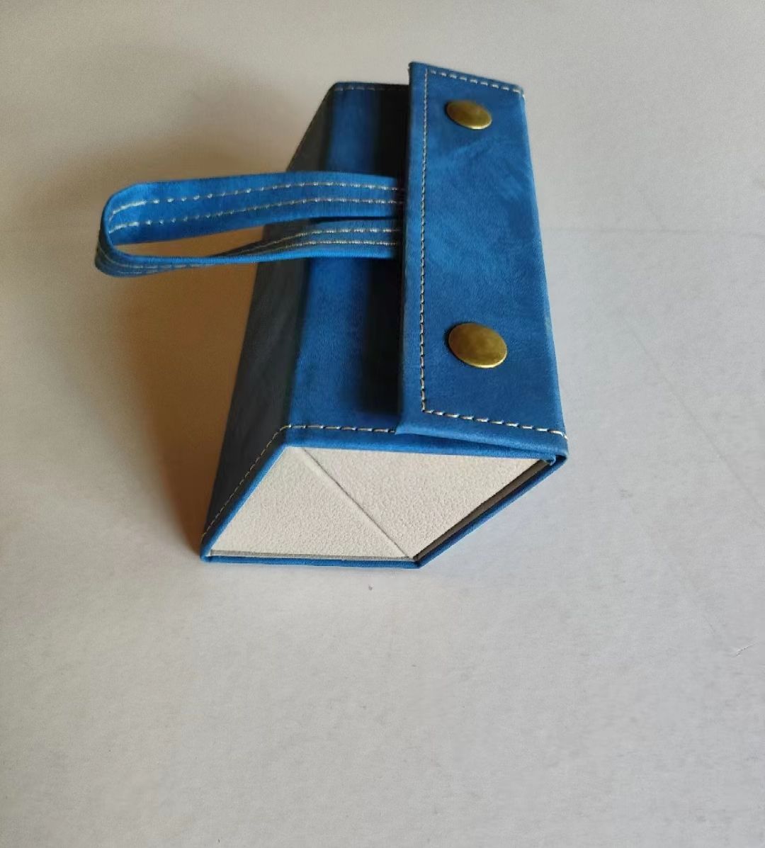 Glasses storage box