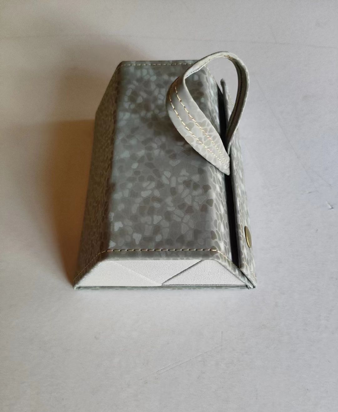 Glasses storage box