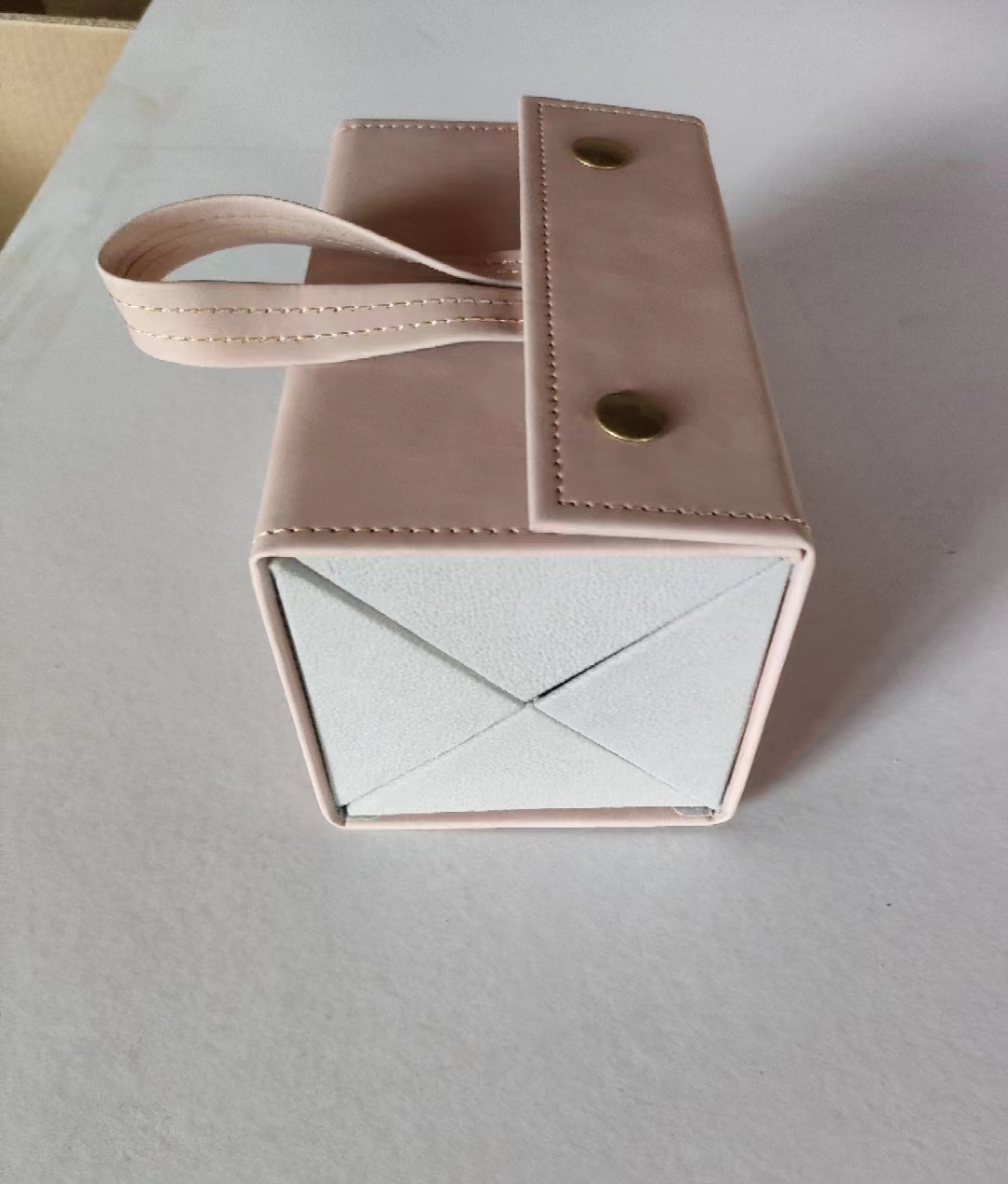 Glasses storage box