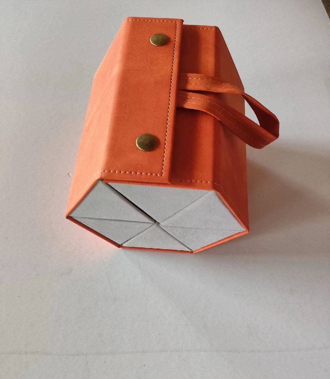 Glasses storage box