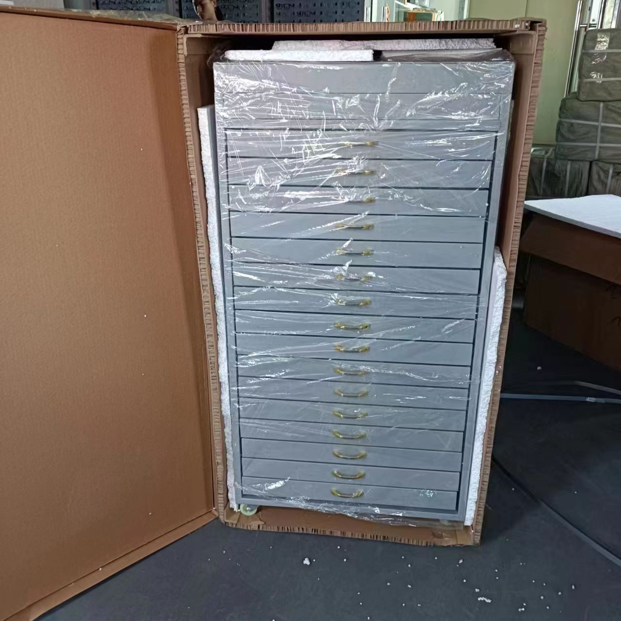Glasses cabinet