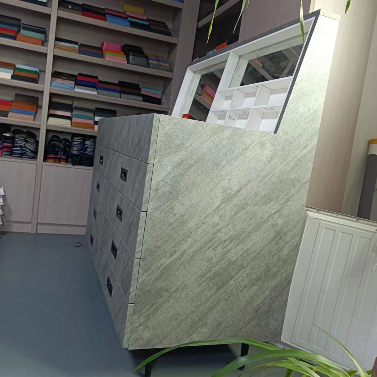 Glasses cabinet