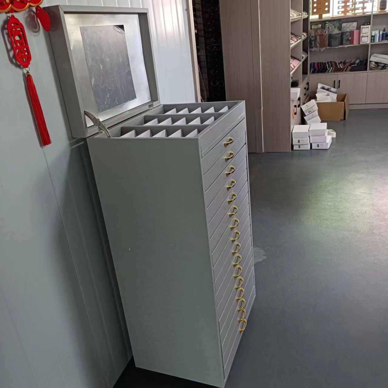 Glasses cabinet
