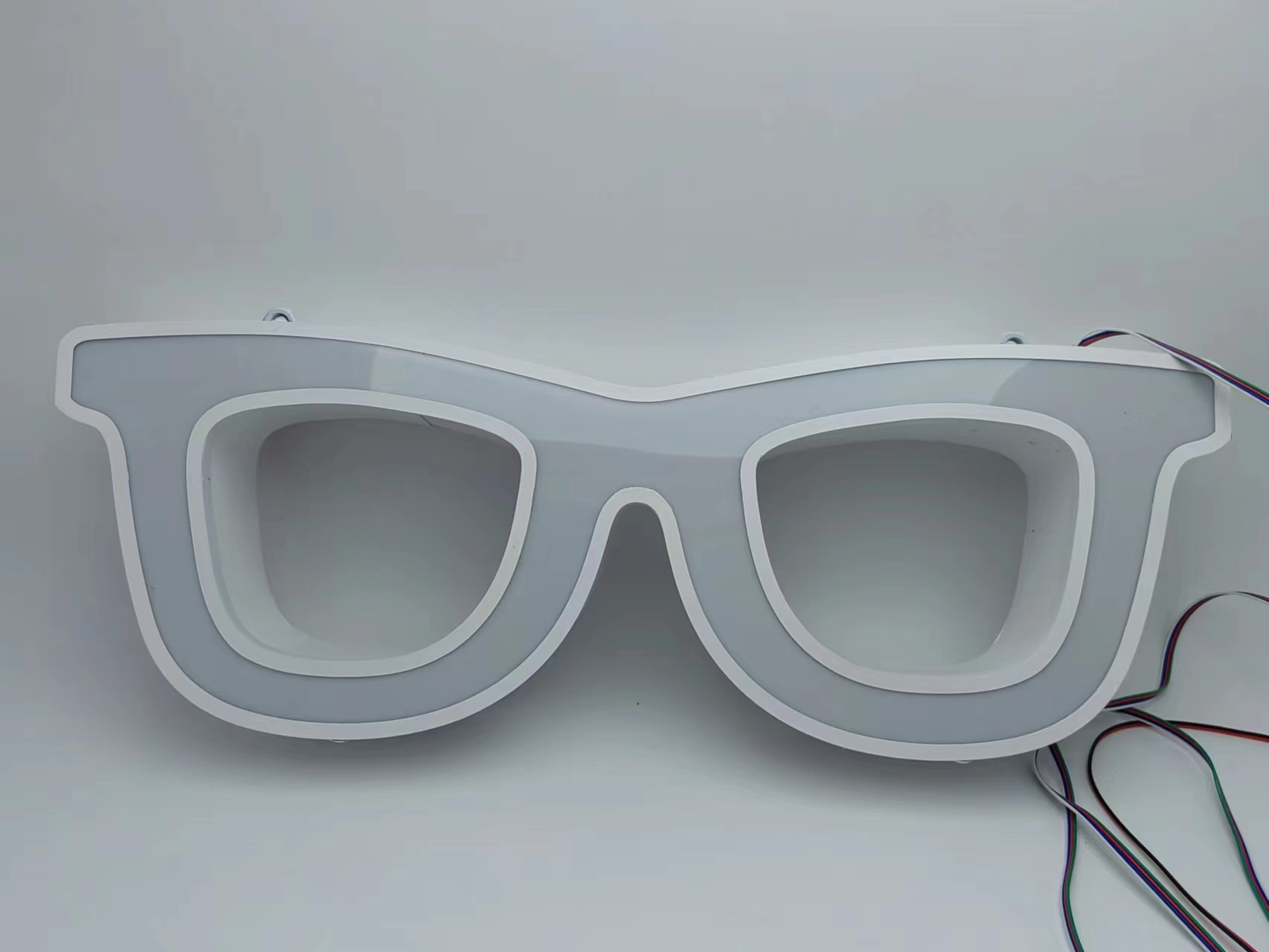 Glasses display light