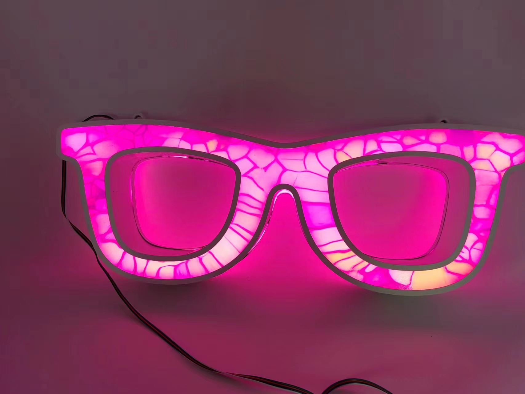 Glasses display light