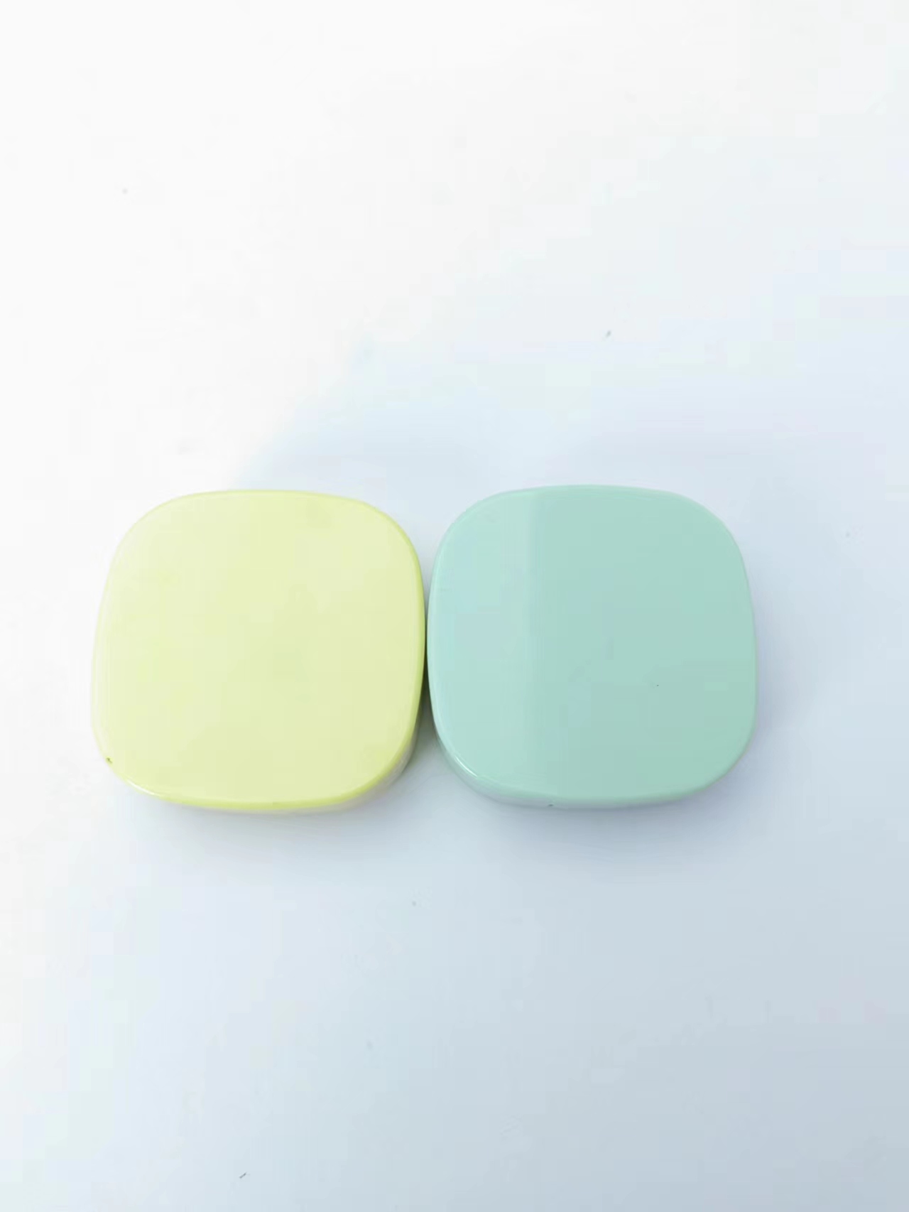 Contact lens case
