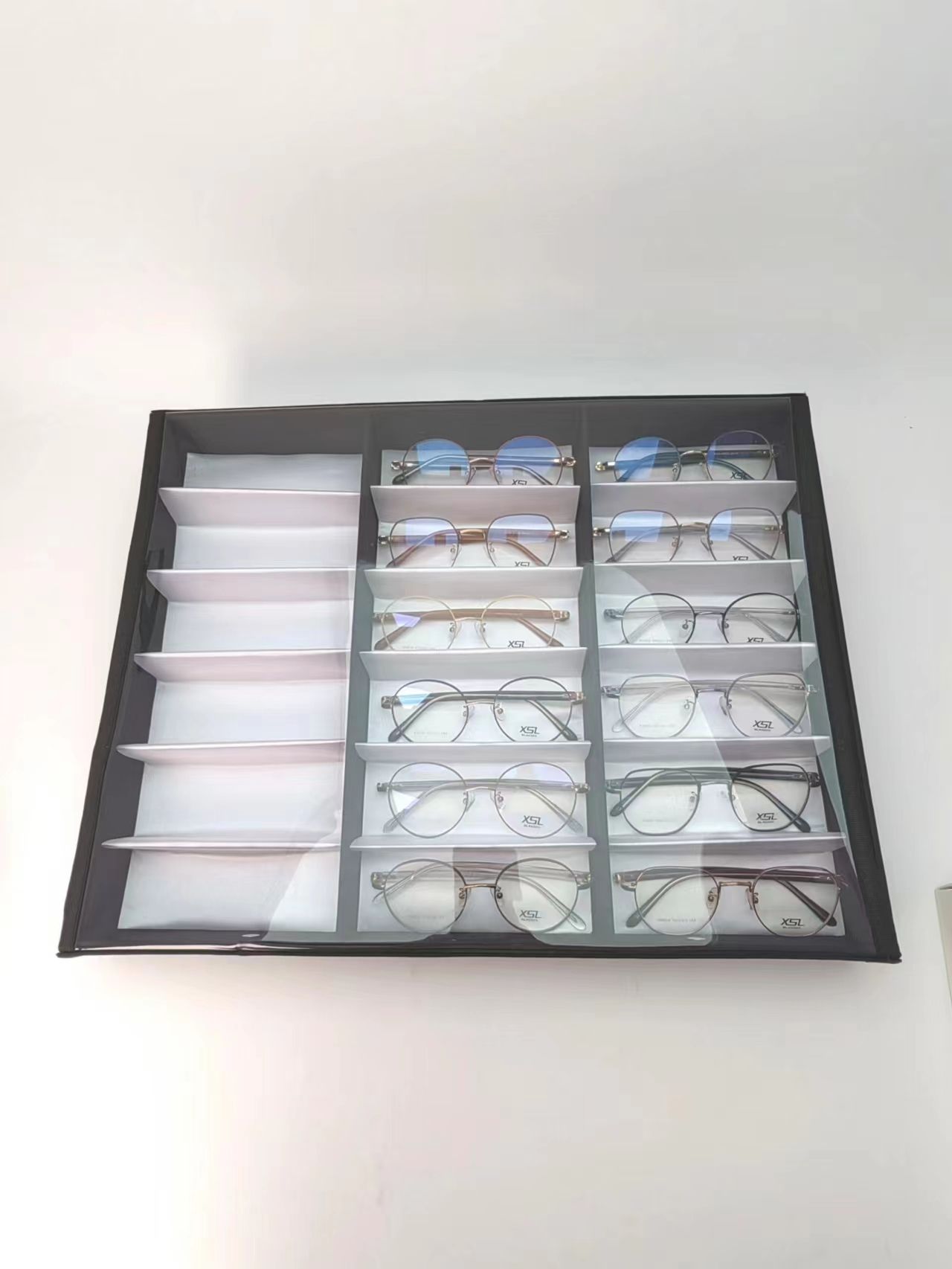 Glasses tray