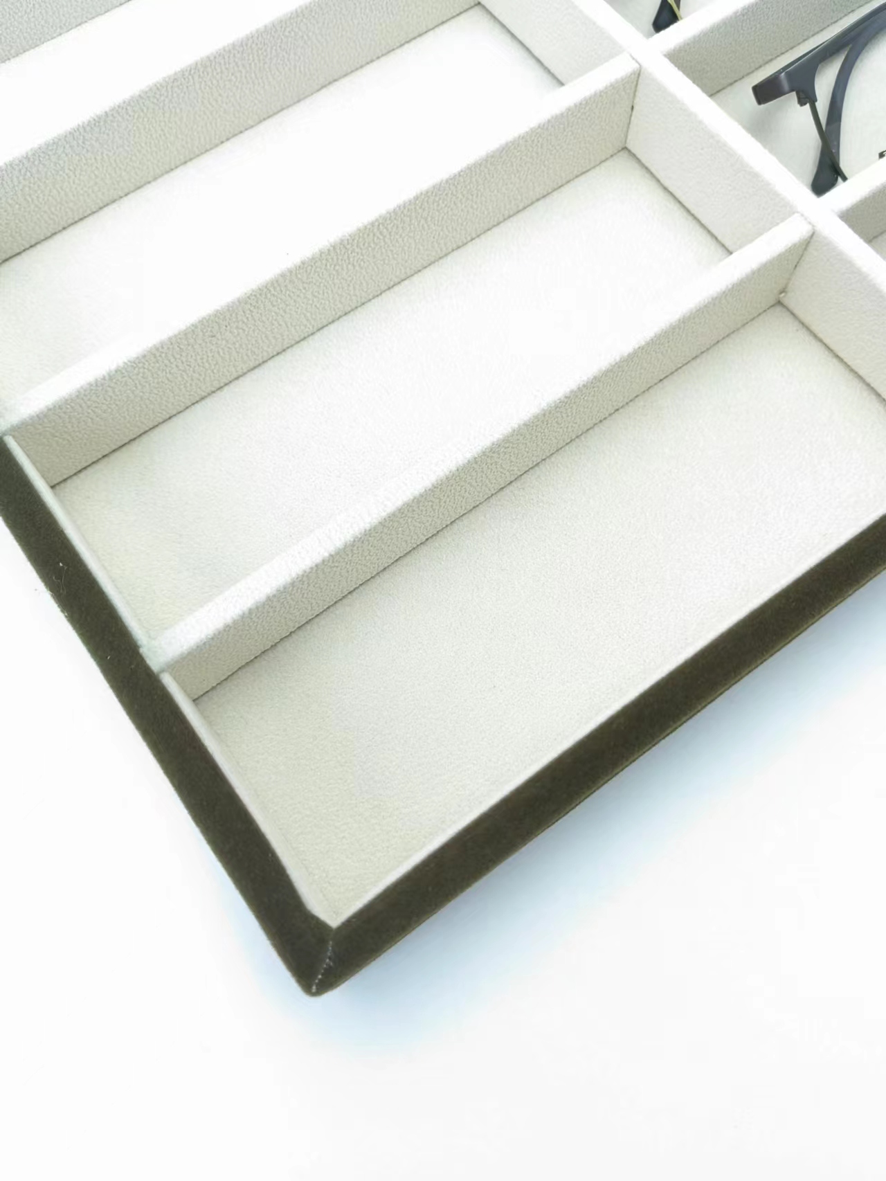 Glasses tray