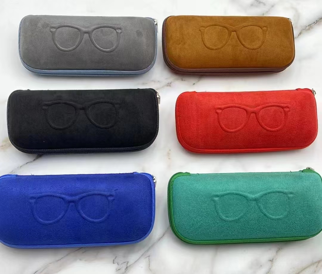 Zipper glasses case