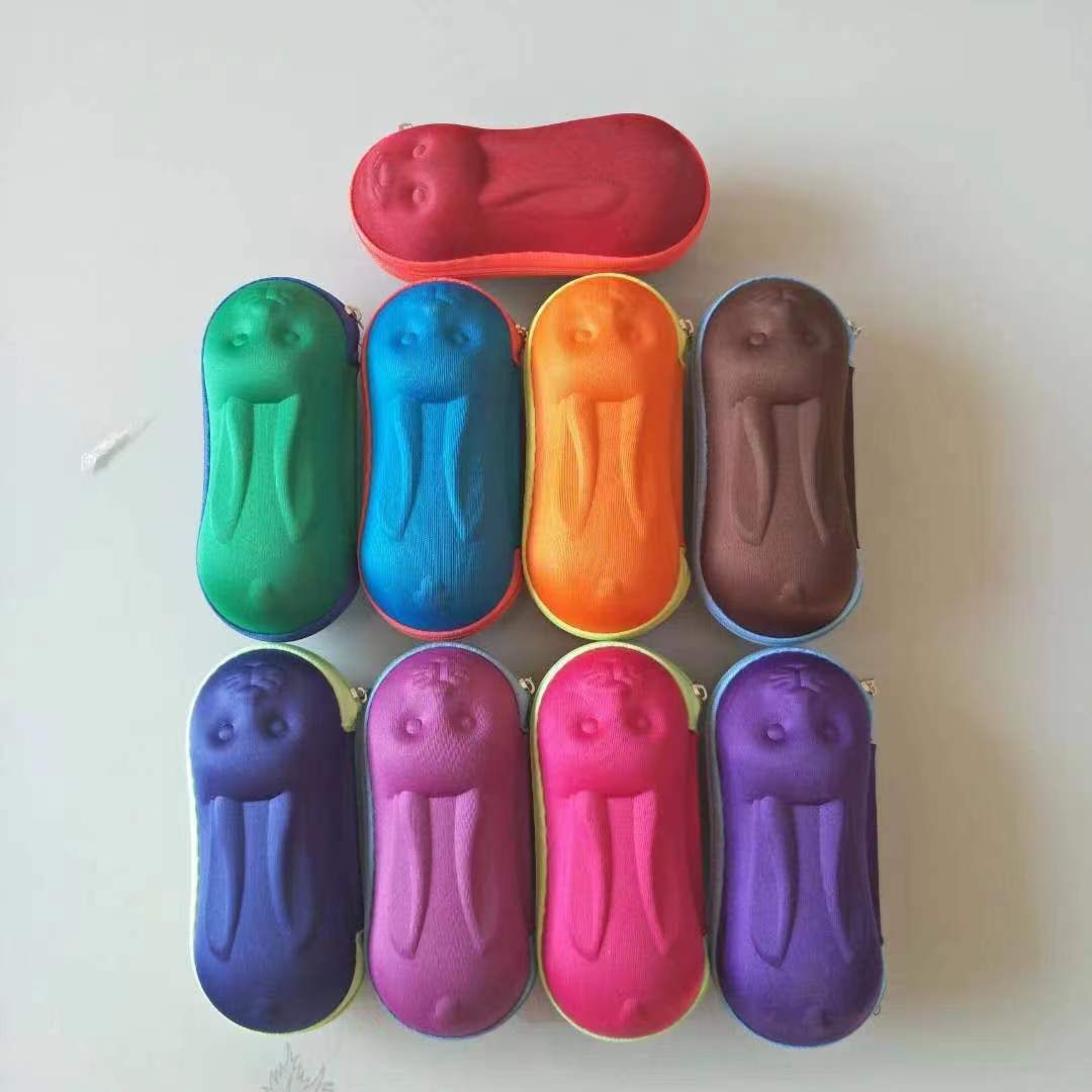 Zipper glasses case