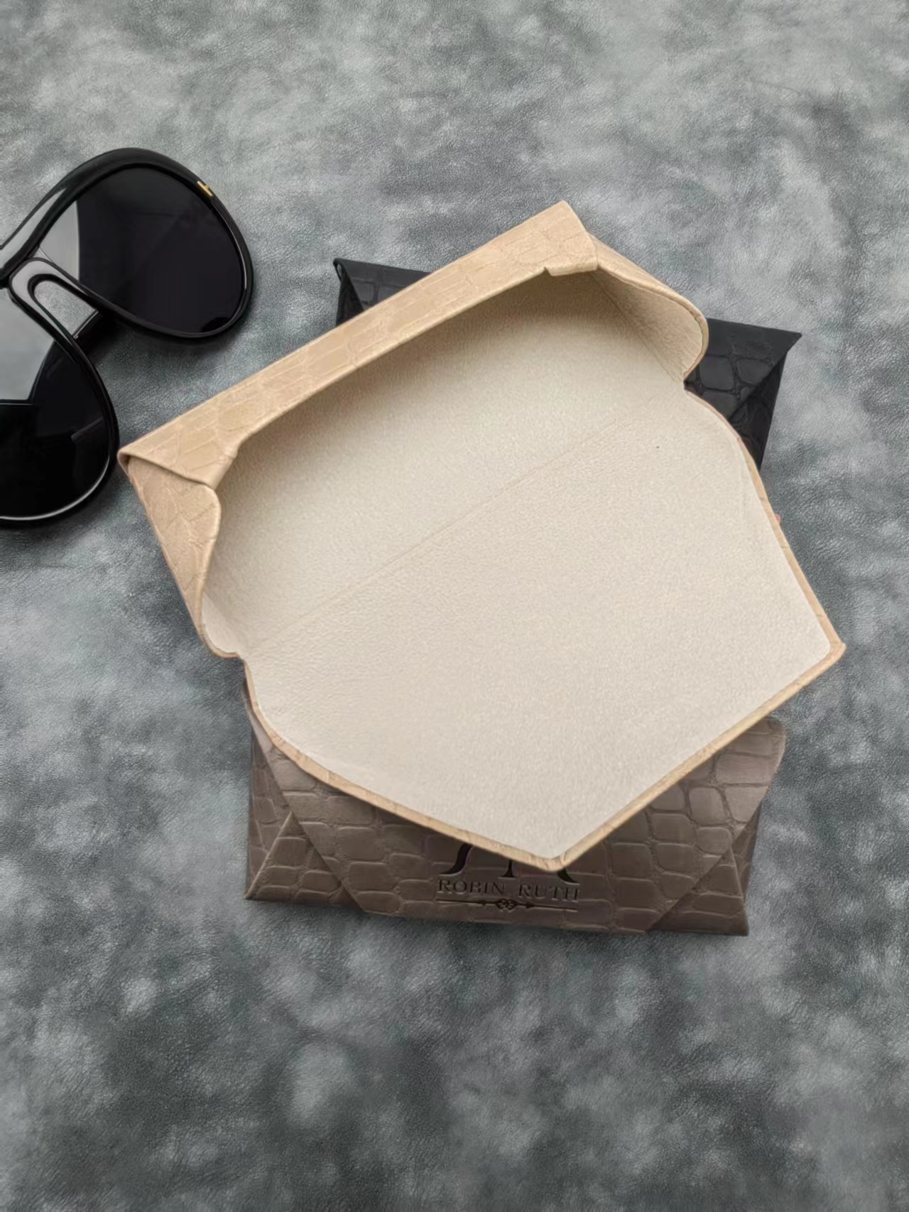 Handmade glasses case