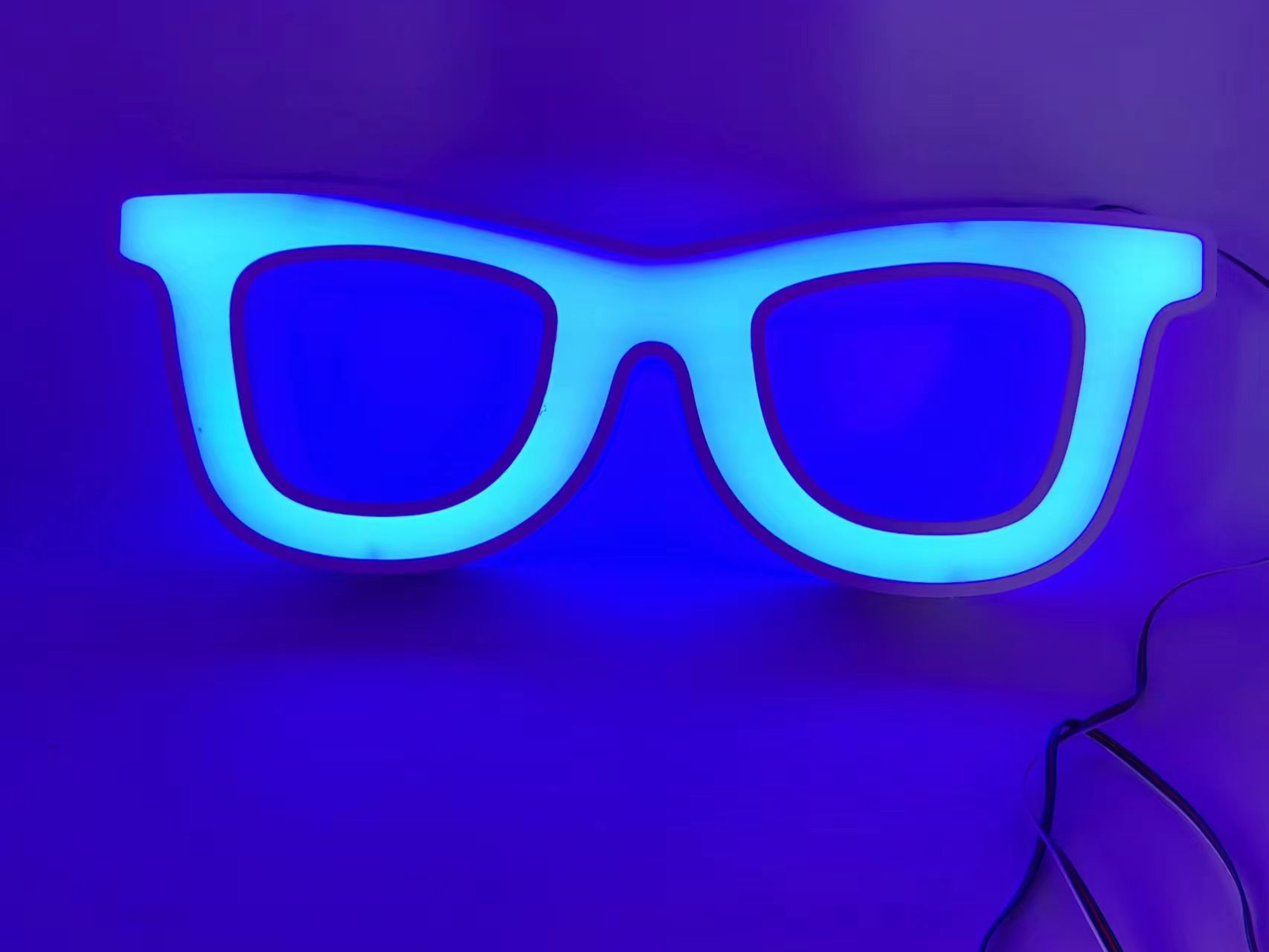 Glasses diplay light