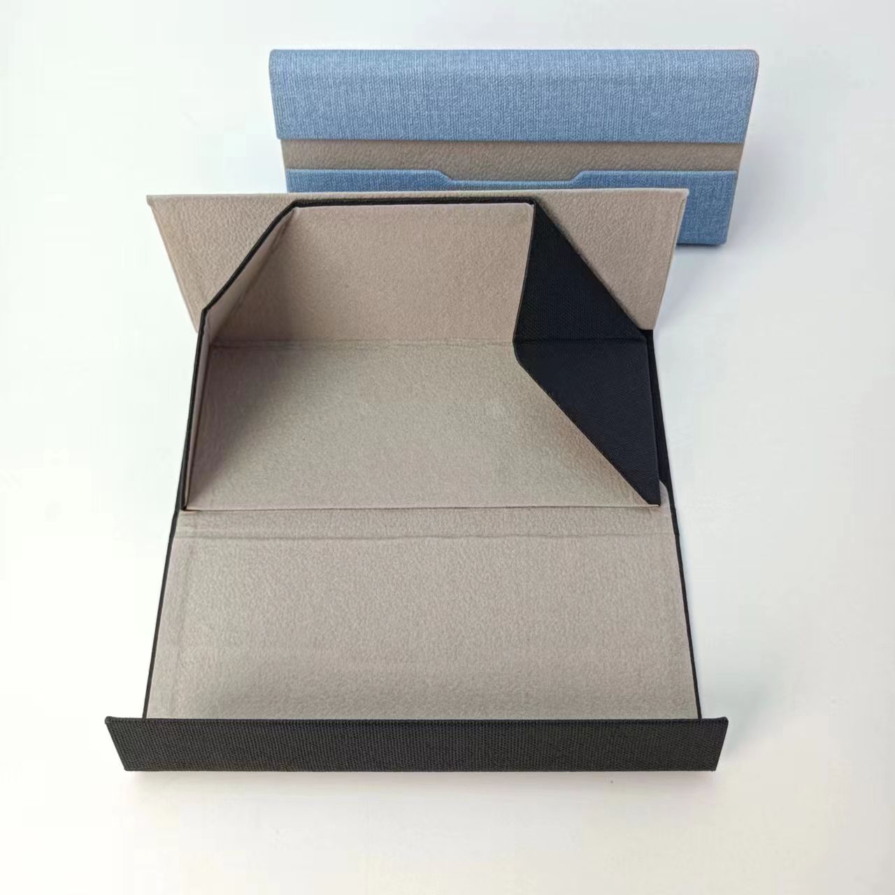 Folding case