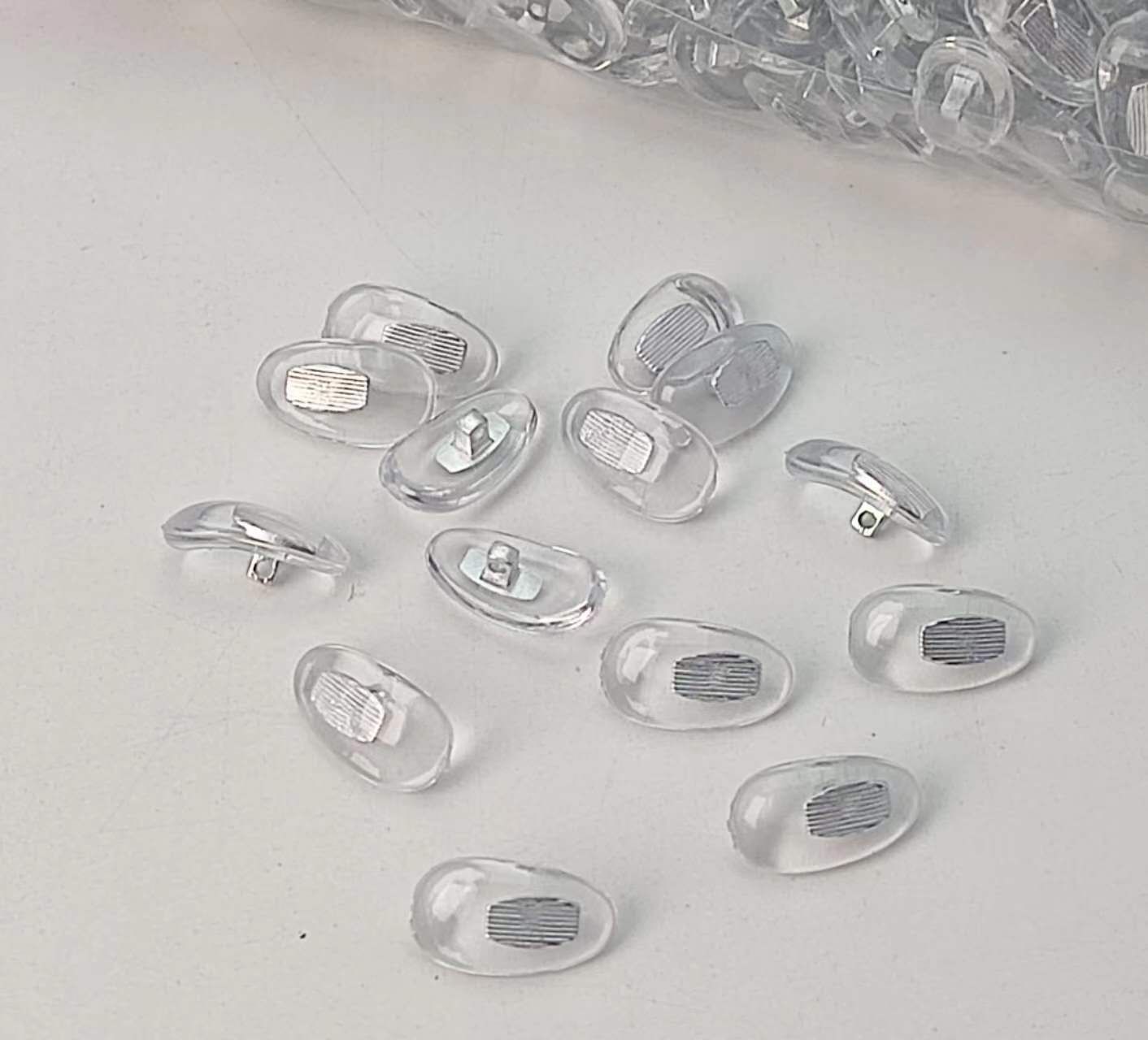 Nose pad 银色条纹锁式托叶JM-93