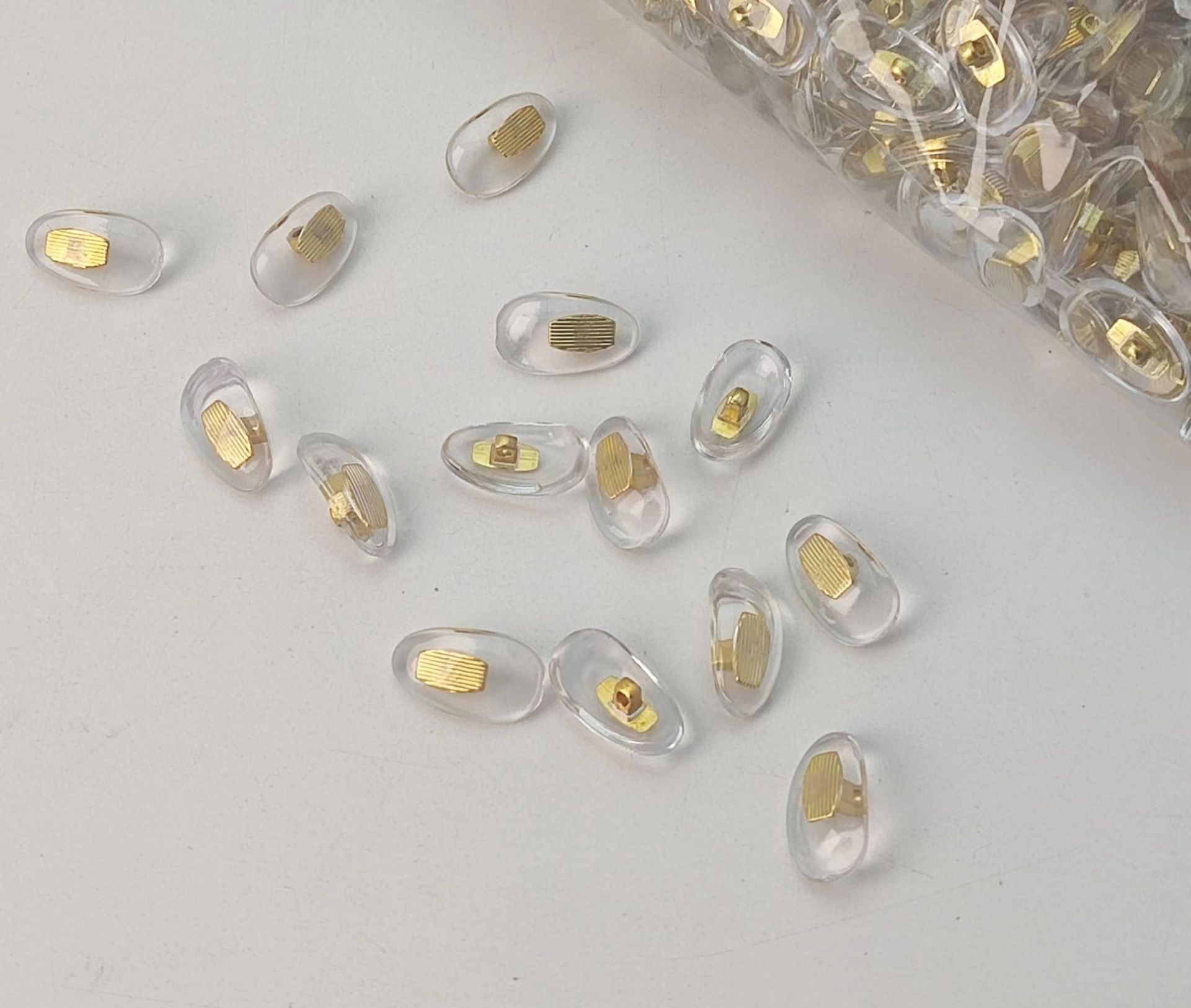 Nose pad金色条纹琐式托叶JM-93