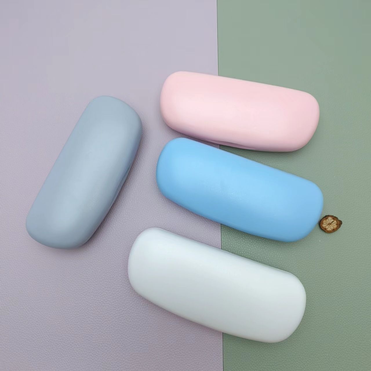 Plastic cacse
