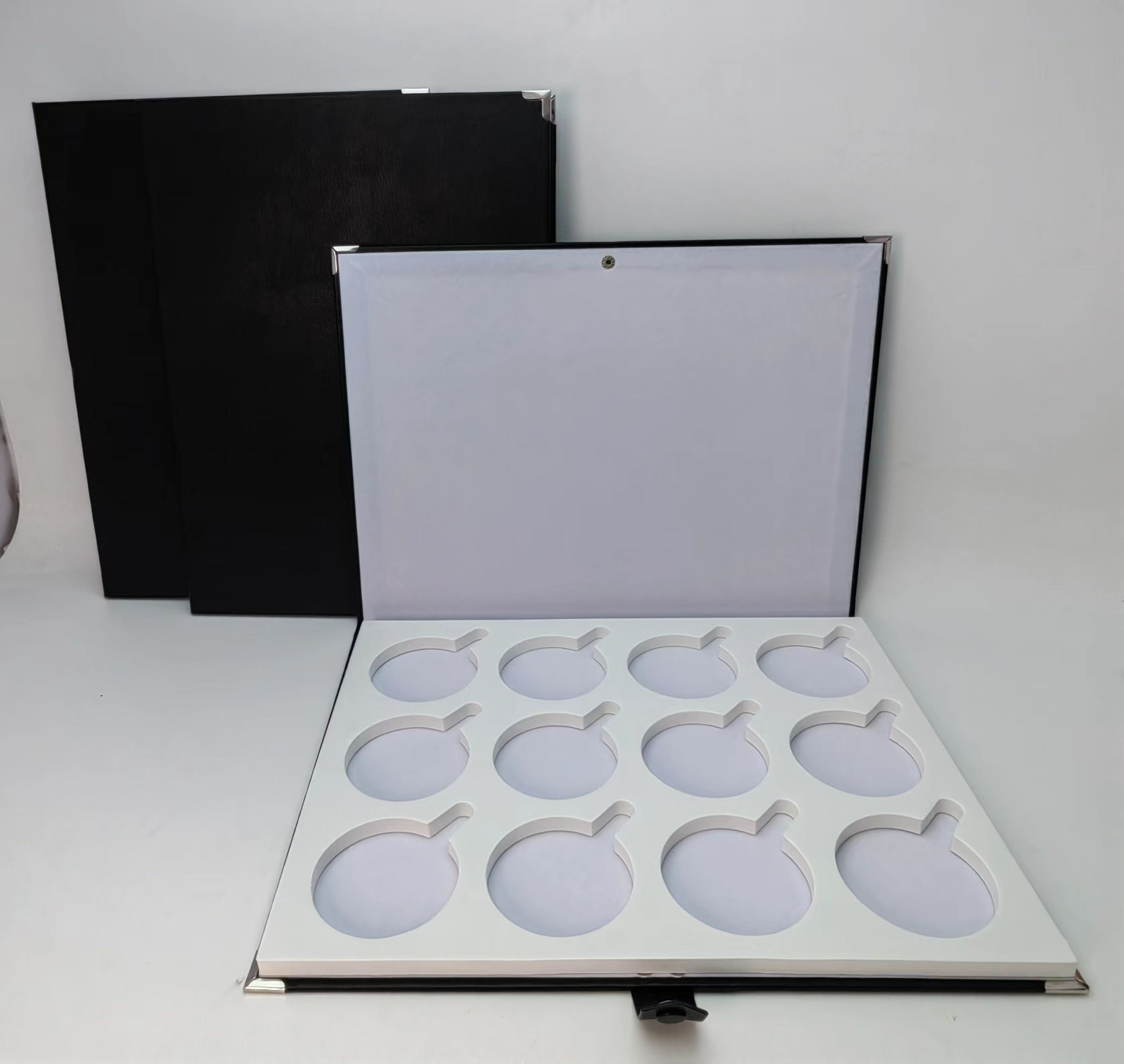 Lens case
