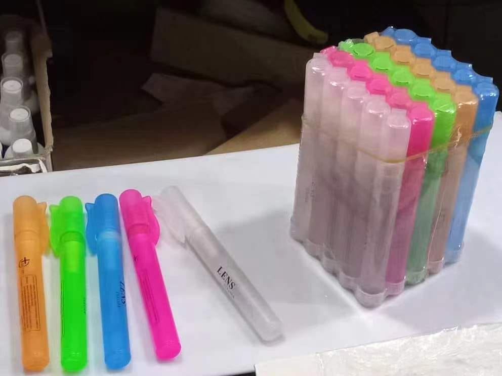 Lens cleaner