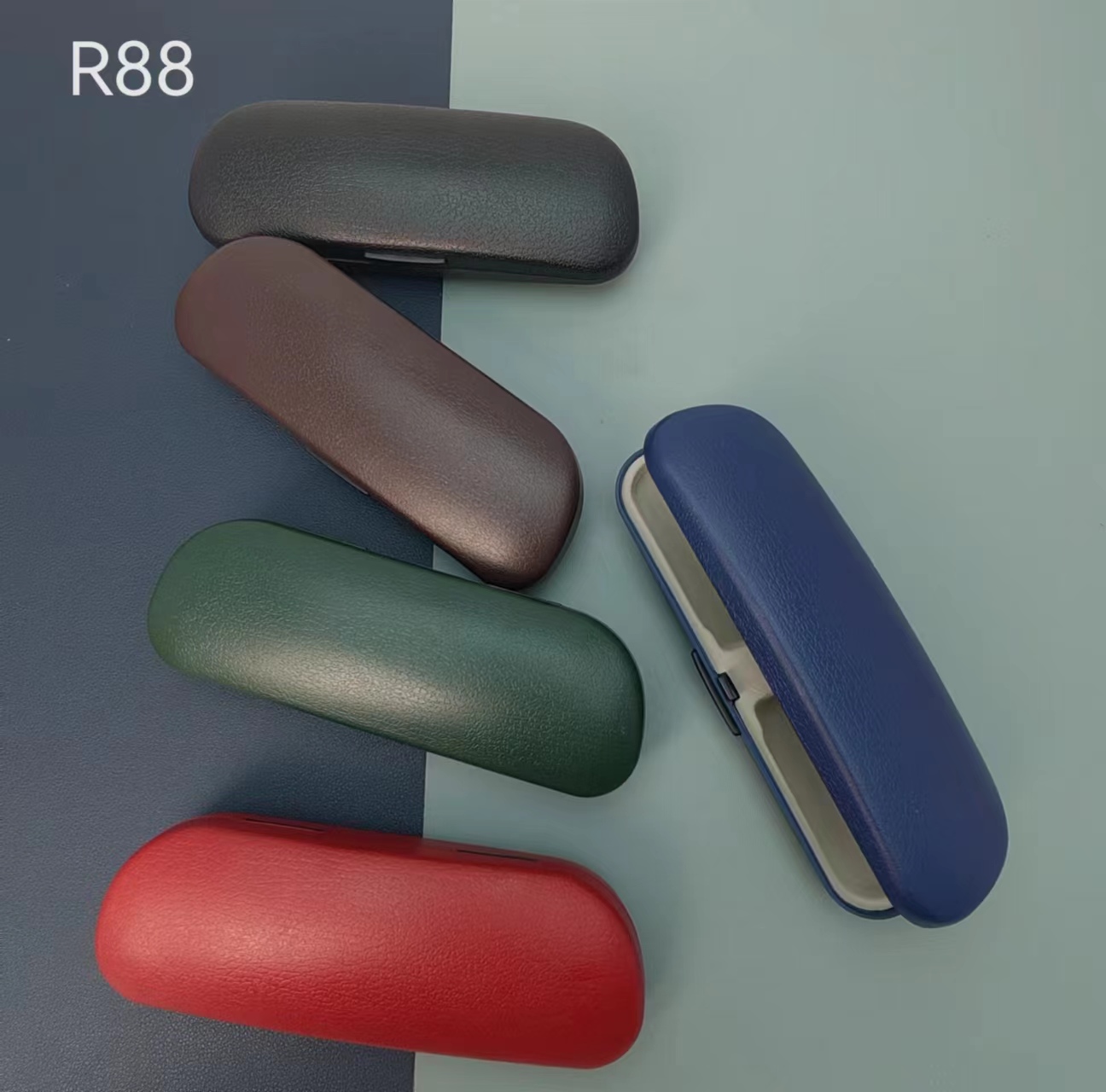 Plastic case R88