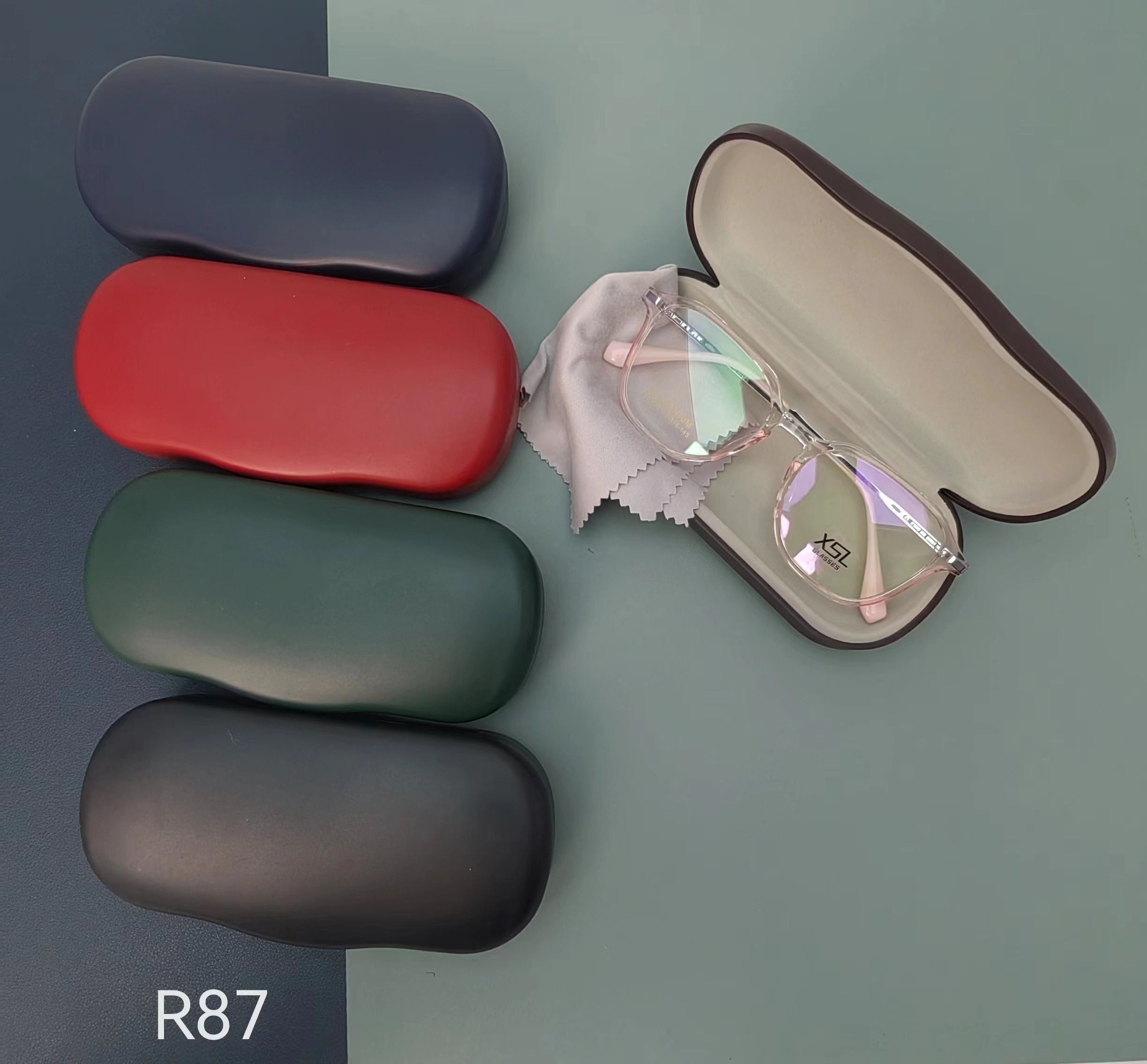 Plastic case R87