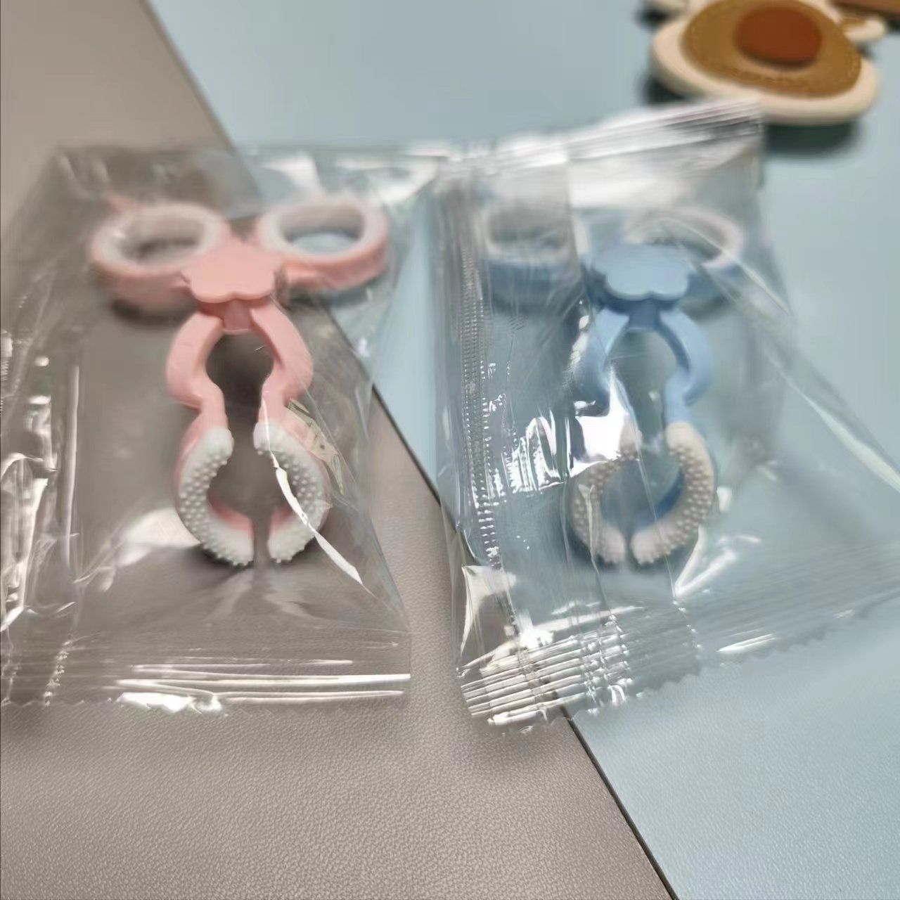 撑眼器