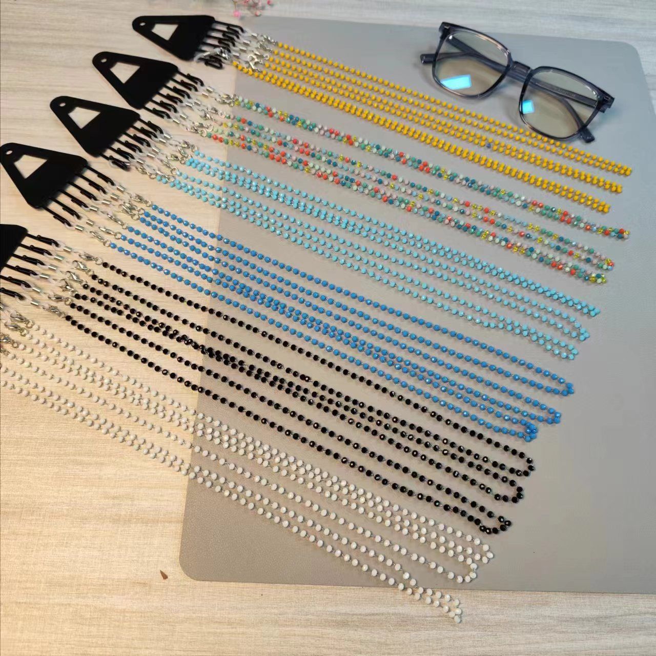 Glasses chain